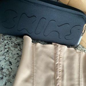 Skims waist trainer - size small- color clay